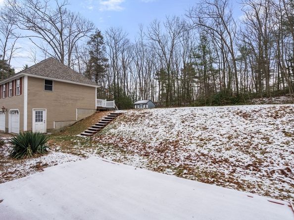 62 Allen Rd, Sturbridge MA 01566