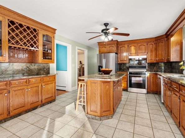 62 Allen Rd, Sturbridge MA 01566