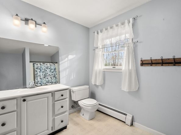 62 Allen Rd, Sturbridge MA 01566