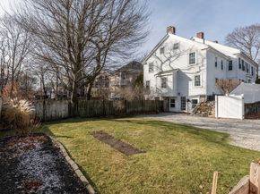 1076 Adams St, Boston MA 02124