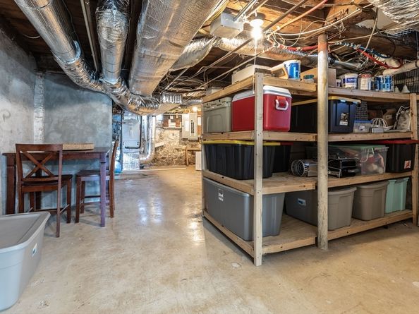 1076 Adams St, Boston MA 02124