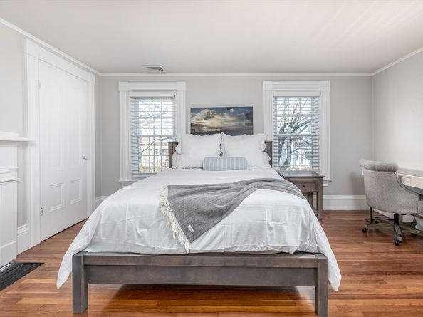 1076 Adams St, Boston MA 02124