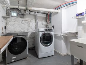 1076 Adams St, Boston MA 02124