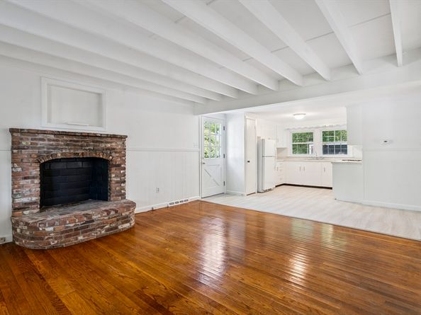 8 Captain's Lane, Mattapoisett MA 02739