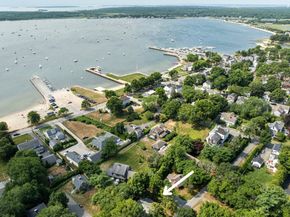8 Captain's Lane, Mattapoisett MA 02739