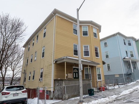 78 Gage St, Worcester MA 01605