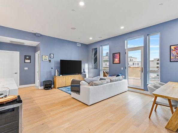 20 W Fifth Street 5E, Boston MA 02127