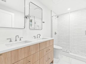 8 Oakdale Ave, Wellesley MA 02482