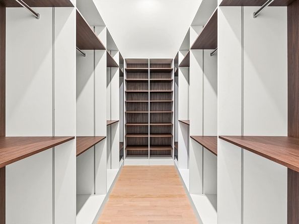 8 Oakdale Ave, Wellesley MA 02482