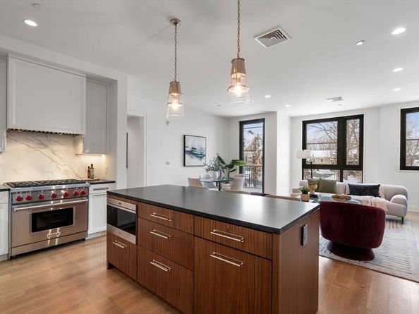 100 Linden Street Unit 103, Wellesley MA 02482