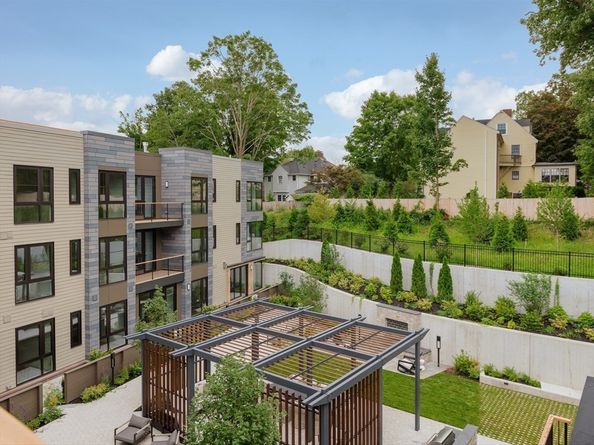 100 Linden Street Unit 103, Wellesley MA 02482