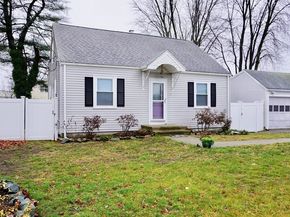 25 Halliden St, Stoughton MA 02072