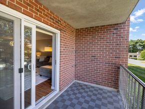 50-56 Broadlawn Park 221, Boston MA 02467