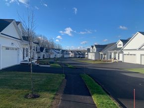 10 Baiting Brook Lane 67, Worcester MA 01609