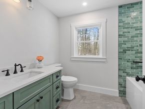 525 Lindell Ave, Leominster MA 01453