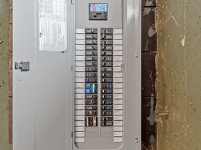 525 Lindell Ave, Leominster MA 01453