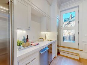 71 Mount Vernon St 1A, Boston MA 02108