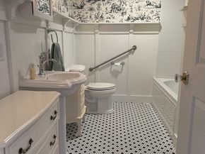 10 Indian Point Rd, Webster MA 01570