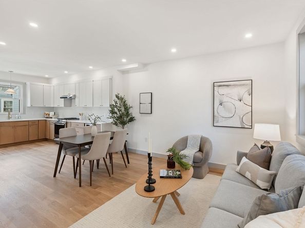 54 Oak St 54, Somerville MA 02143