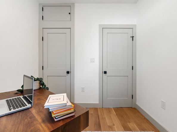 54 Oak St 54, Somerville MA 02143