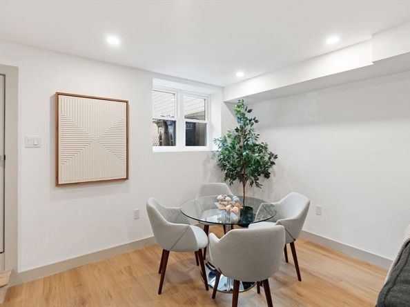54 Oak St 54, Somerville MA 02143
