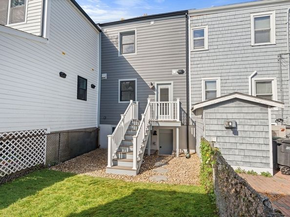 54 Oak St 54, Somerville MA 02143