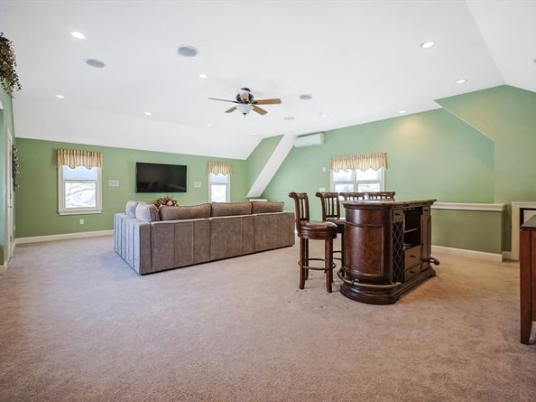 10 Eliab Latham Way, East Bridgewater MA 02333