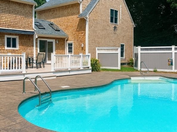 10 Eliab Latham Way, East Bridgewater MA 02333