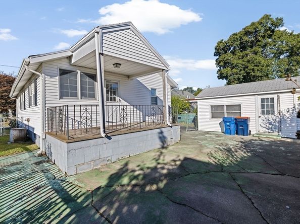 11 Turner Ave, Wareham MA 02571
