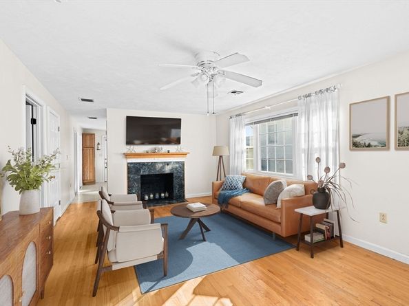 11 Turner Ave, Wareham MA 02571