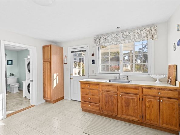 11 Turner Ave, Wareham MA 02571