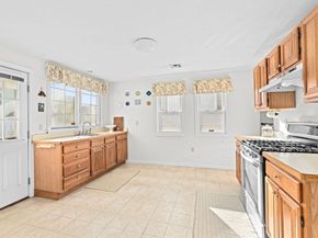 11 Turner Ave, Wareham MA 02571