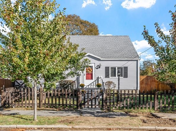 30 St. Ann's Ave, Peabody MA 01960