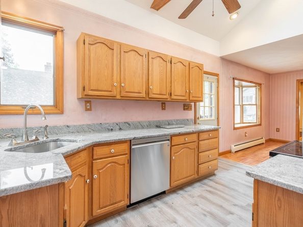 28 Alsada Dr, Worcester MA 01603