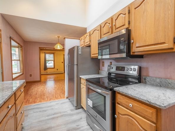 28 Alsada Dr, Worcester MA 01603