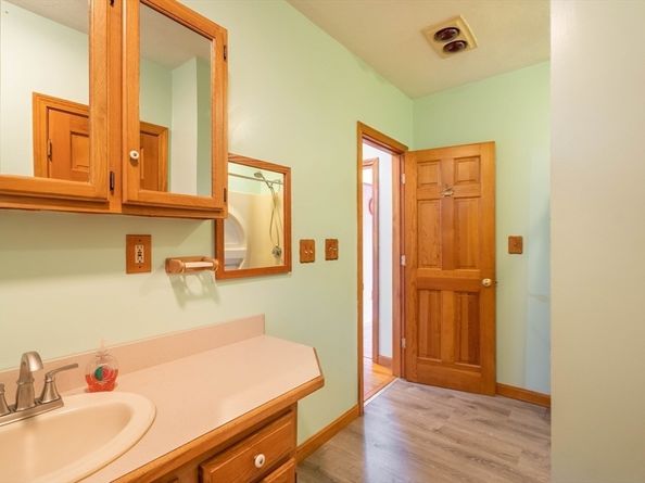 28 Alsada Dr, Worcester MA 01603