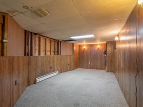 28 Alsada Dr, Worcester MA 01603