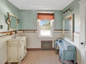 44 Braintree Ave, Quincy MA 02169