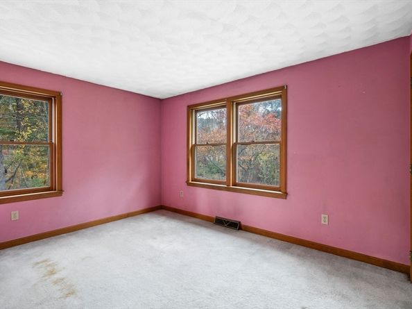 9 Mill St, North Reading MA 01864