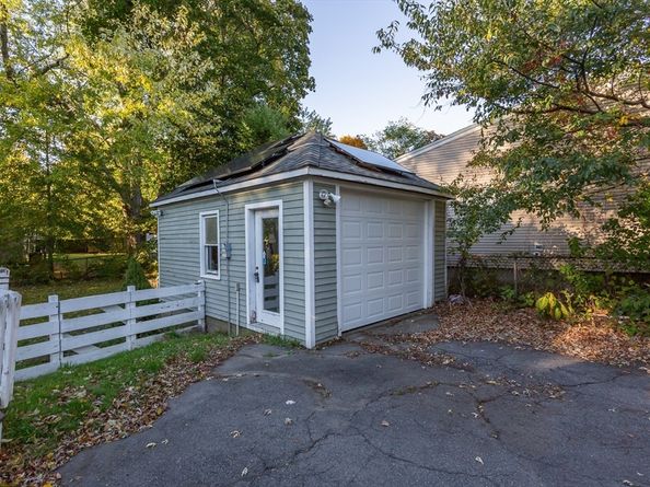 303 Middle St, Weymouth MA 02189
