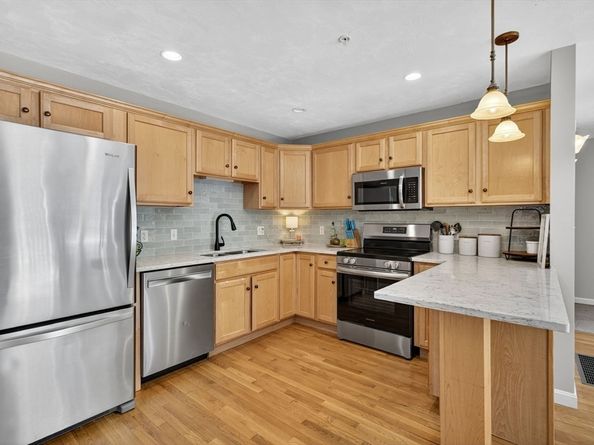 505 Hampton Way 505, Abington MA 02351