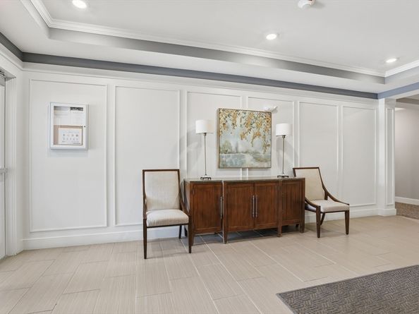 2 Francis Dr 213, Andover MA 01810