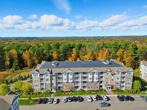 2 Francis Dr 213, Andover MA 01810