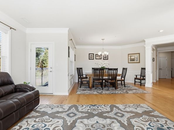 2 Francis Dr 213, Andover MA 01810