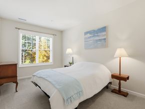 2 Francis Dr 213, Andover MA 01810