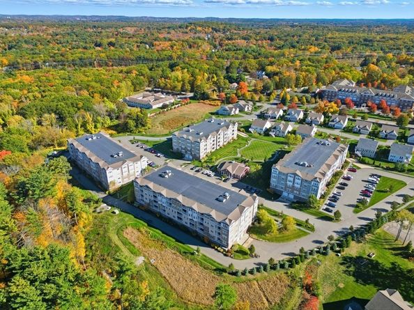 2 Francis Dr 213, Andover MA 01810