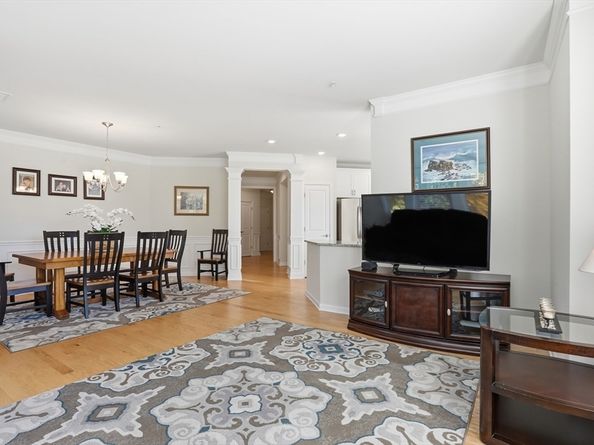 2 Francis Dr 213, Andover MA 01810