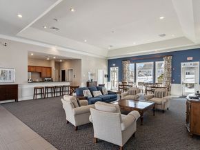 2 Francis Dr 213, Andover MA 01810