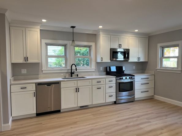 21 Brownville Ave, Ipswich MA 01938