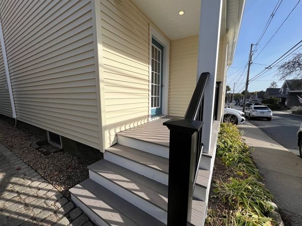 21 Brownville Ave, Ipswich MA 01938